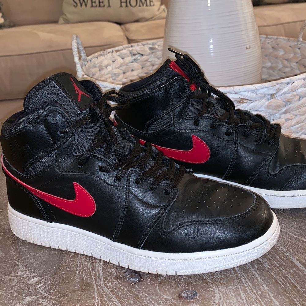AIR JORDAN 1’s